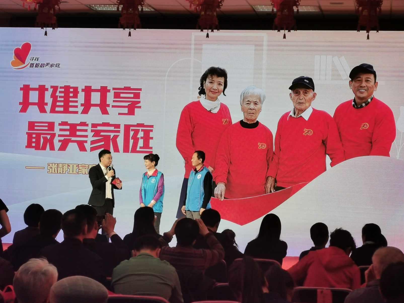 狗狗被残忍杀害，主人开车撞狗贩子，得知真相后让人愤怒不已！